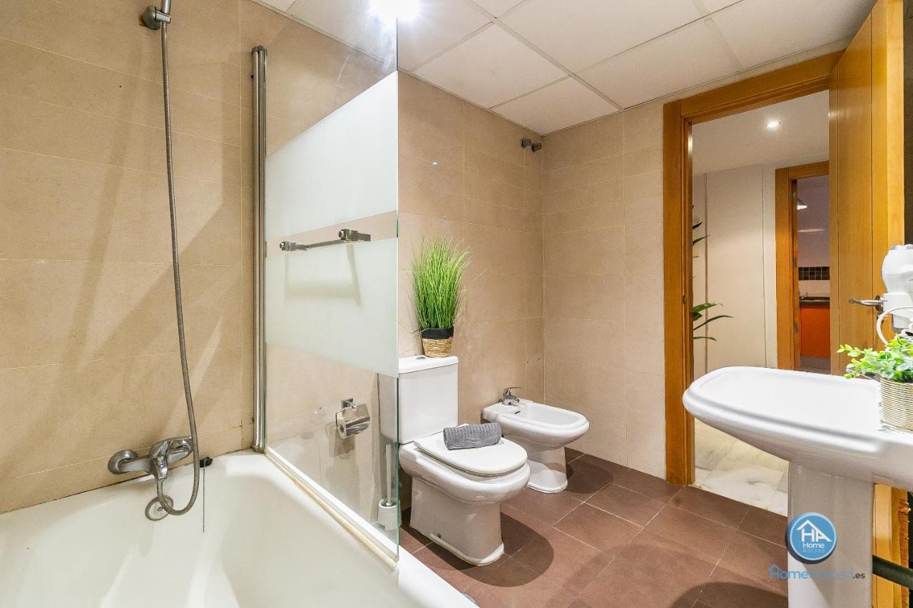 Malaga Boutique Stay - Carlos Haya Area With Parking Extérieur photo
